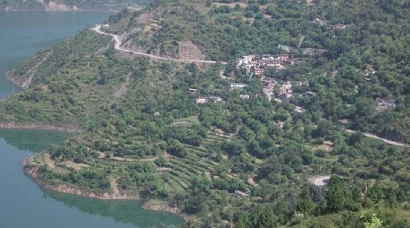 आखिरकार क्यों हो रहा हैं टिहरी गढ़वाल में बांध के रिम क्षेत्र में बसे गावों में भू-धंसाव: