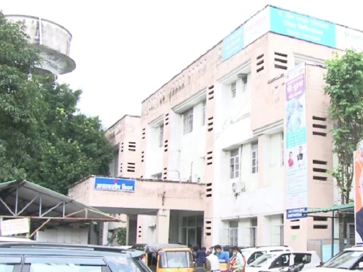 कोरोनेशन अस्पताल के आईसीयू में सिस्टम ने मरीजों-डॉक्टरों को ही मुश्किल में डाल दिया, जानें पूरा मामला