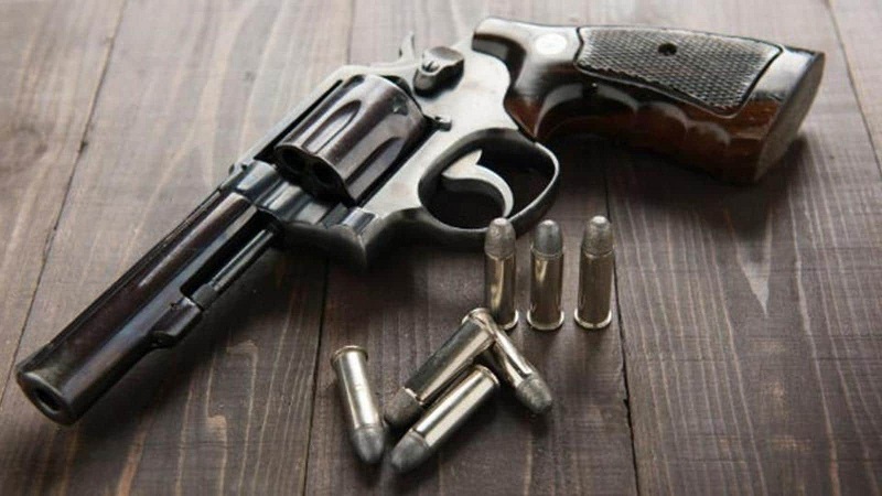 15 अगस्त से पहले दिल्ली में भारी मात्रा में कारतूस मिलने और इसमें दून स्थित रायल आर्म्स के संचालक के भी शामिल होने का मचा हड़कंप.