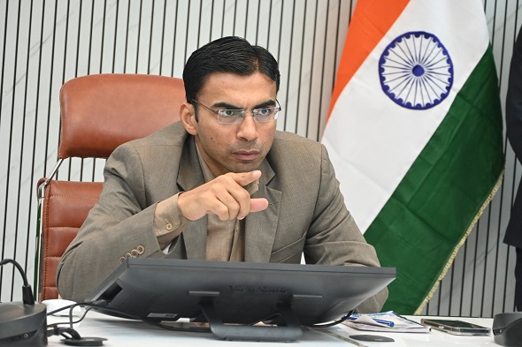 डीएम के प्रयासों से सुधरने लगी स्वास्थ्य सेवाएँ