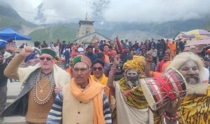 बड़ी अपडेट,,दिल्ली में बन रहे केदारधाम मंदिर को लेकर मचा बवाल,,पुरोहितों ने किया निर्माण का विरोध..