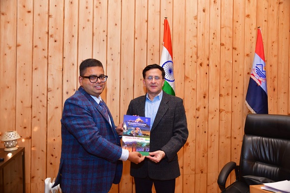 डीजीपी से मिले डॉ नितिन उपाध्याय , फिल्म पॉलिसी पर हुई चर्चा