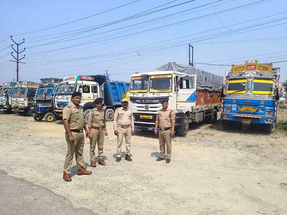 दून पुलिस की अवैध खनन, ओवर लोडिंग और ओवर स्पीडिंग पर सख्त कार्रवाई
