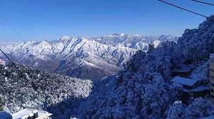 उत्तराखंड में फिर बदला मौसम का मिजाज, ऊंची चोटियों पर बर्फबारी