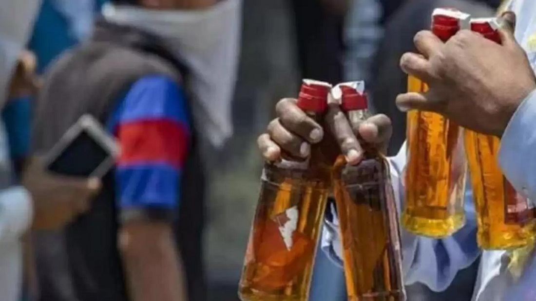हरिद्वार: त्रिस्तरीय पंचायत चुनाव में पथरी क्षेत्र की शिवगढ़ ग्राम पंचायत में ग्राम प्रधान प्रत्याशियों की ओर से बांटी गई जहरीली शराब पीने से, अब तक 10 की मौत,2 अस्पताल में भर्ती.