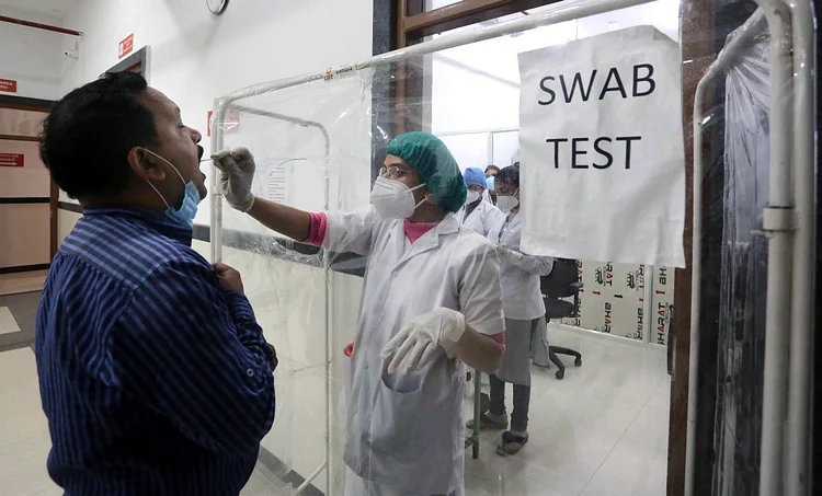 Coronavirus Updates: पिछले 24 घंटे में Corona के 15,940 नये मामले, 20 की मौत, जानें अपने राज्य का हाल
