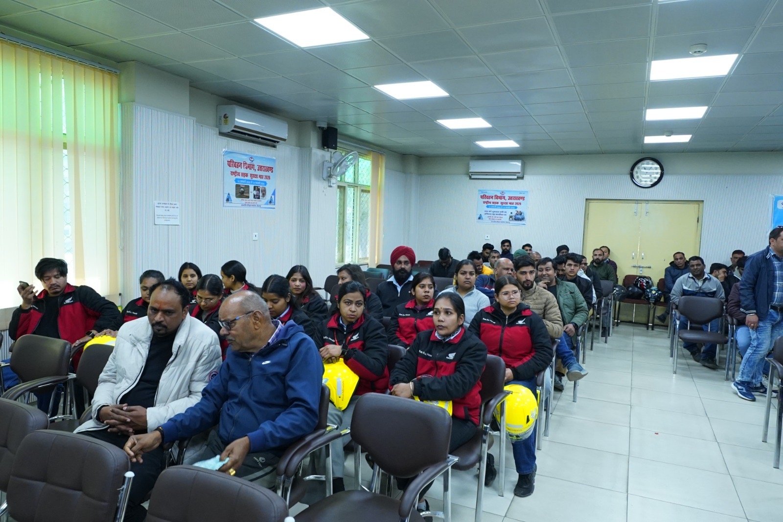 देहरादून में राष्ट्रीय सड़क सुरक्षा माह–2026 के तहत भव्य जागरूकता रैली आयोजित