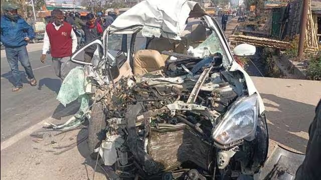 उत्तराखंड में रफ्तार ने ली तीन और दोस्तों की जान, कटर से कार को काटकर निकाले शव