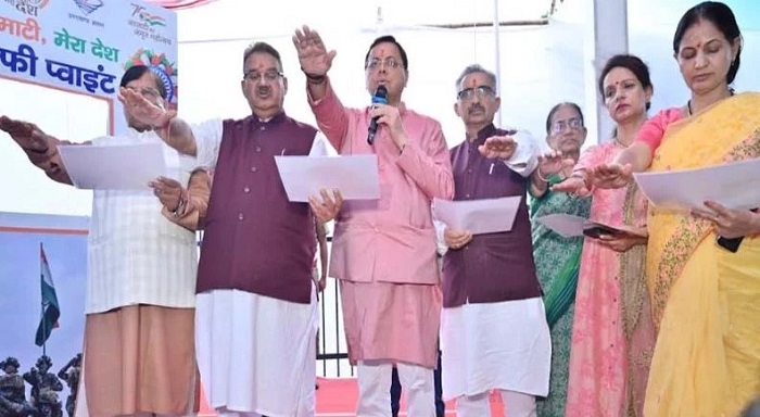 मुख्यमंत्री धामी ने स्वतंत्रता संग्राम सेनानियों और शहीदों के परिवारों को सम्मानित किया”