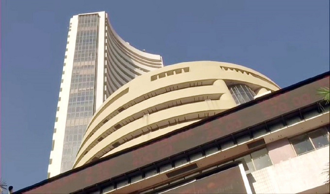 देश में वैश्विक बाजारों में मजबूती के बीच शुरुआती कारोबार में सेंसेक्स: