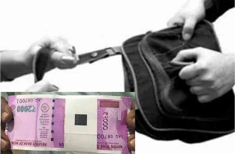 Small Saving Schemes में निवेश करन वालों को झटका, जानिए सुकन्या, PPF और NSC पर अब कितना मिलेगा ब्याज