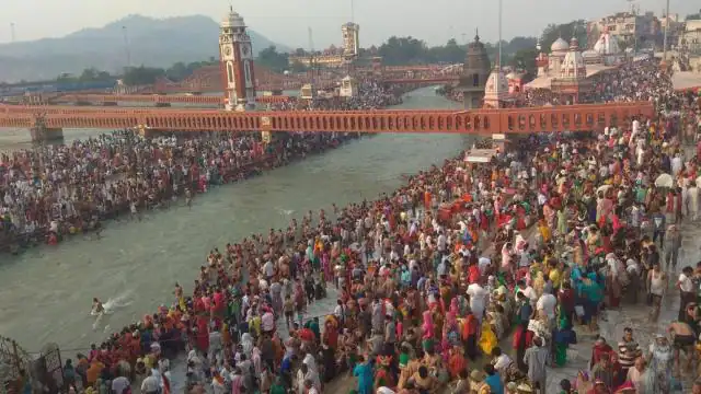 सावन के बीच हरिद्वार में गंगाजल की कमी, गाद की वजह से स्नान भी मुश्किल