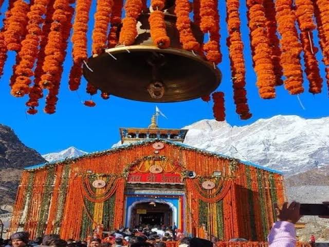 देव डोली आज अपराह्न पहुंचेगी  प्रथम पड़ाव श्री विश्वनाथ मंदिर गुप्तकाशी।