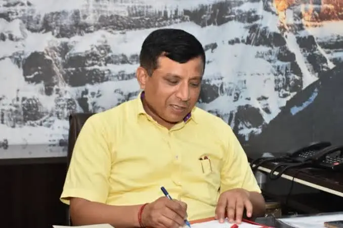 Big Breaking: : 12 खंड शिक्षा अधिकारी समेत 5 सीईओ पर कार्रवाई, पीएम श्री कार्यक्रम में नहीं हुए थे सम्मिलित