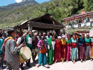 Uttarkashi : डोडीताल में खुले अन्नपूर्णा मंदिर के कपाट