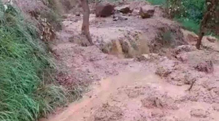 रूद्रप्रयाग में बादल फटने से तबाही, खेत और रास्ते धवस्त, ग्रामीणों में दहशत...