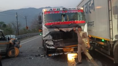 Srinagar Garhwal: ट्रक और सूमो की आमने-सामने की टक्कर, 10 लोग हुए घायल; अस्पताल में कराया गया भर्ती