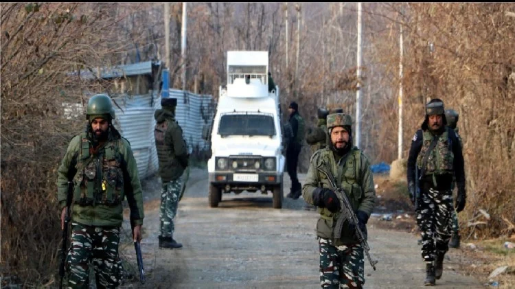 Awantipora Encounter: सुरक्षाबलों और आतंकियों के बीच मुठभेड़, साथी आंतकी के साथ जैश का कैसर कोका भी ढेर