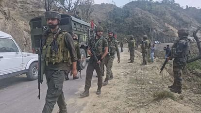 जम्मू-कश्मीर: त्राल और शोपियां में सुरक्षाबलों की दो बड़ी कामयाबी, लश्कर के 6 आतंकी ढेर, हथियार और गोला-बारूद बरामद
