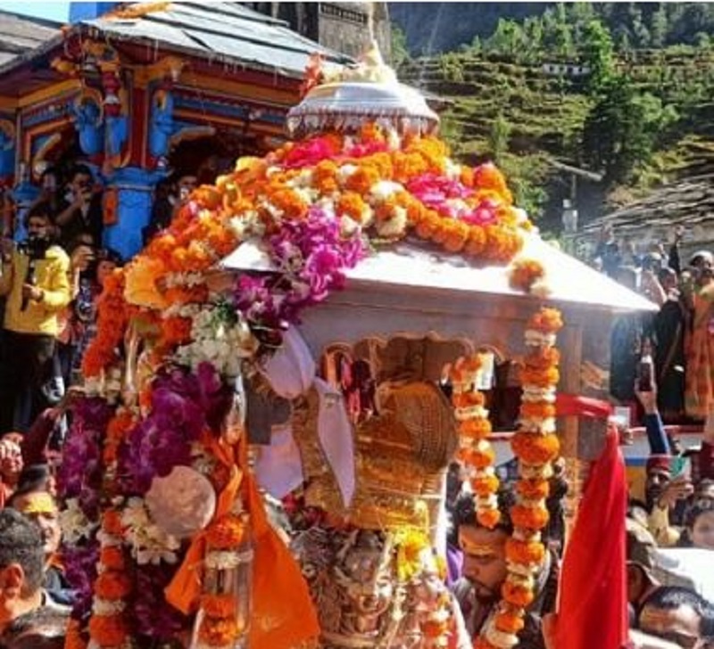बाबा केदार की डोली पहुंची गौरीकुंड, आज केदारनाथ के लिए करेगी डोली प्रस्थान:
