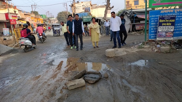 सरकार की चेतावनी से अफसर बेपरवाह – खस्ताहाल हैं सड़कें – सूर्यकांत धस्माना