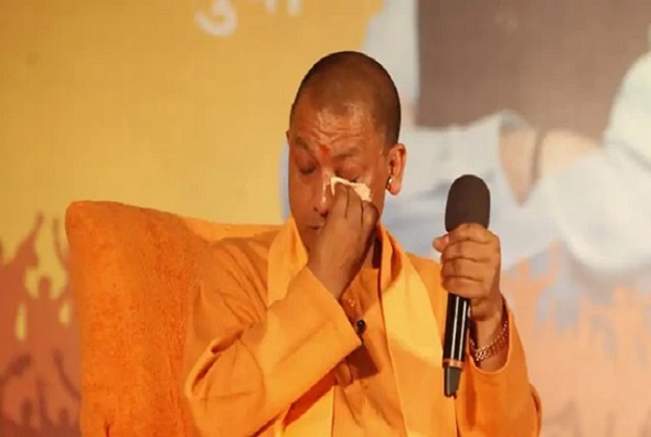 आखिर क्यों रो पड़े मुख्यमंत्री !