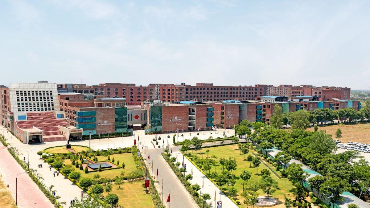 LPU बी.टेक इंजीनियरिंग के छात्र को Google में मिला 64 लाख रुपए का पैकेज