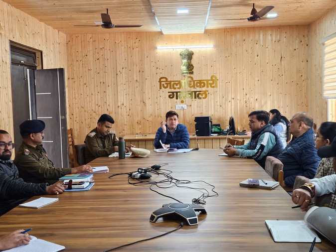 महाशिवरात्रि से पहले नीलकंठ मार्ग पर व्यवस्थाएं दुरुस्त करने के निर्देश