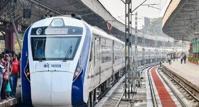 बारिश के कारण वंदे भारत समेत कई ट्रेंने हुई रद्द, कई का बदला रुट।।