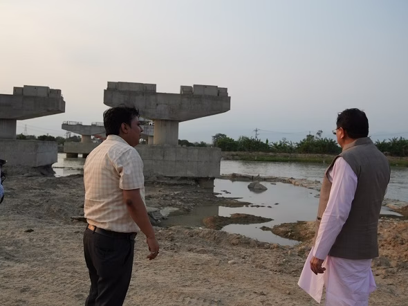 मुख्यमंत्री को क्यों करानी पड़ी नाला सफाई !