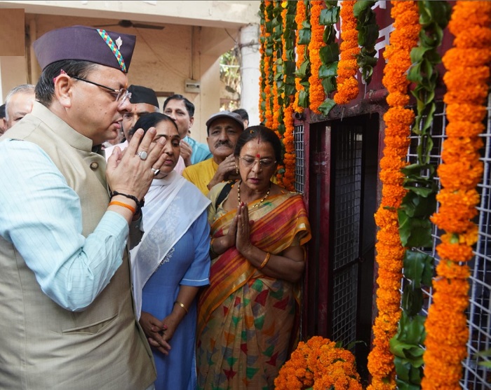 मुख्यमंत्री ने किया शहीदों को नमन
