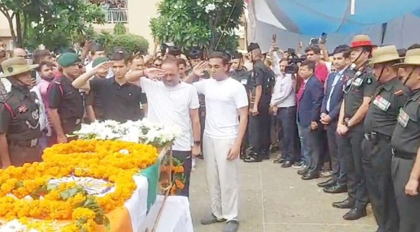 कैप्टन को नम आंखों के साथ दी गई अंतिम विदाई,,श्रद्धांजलि देने उमड़ा जनसैलाब