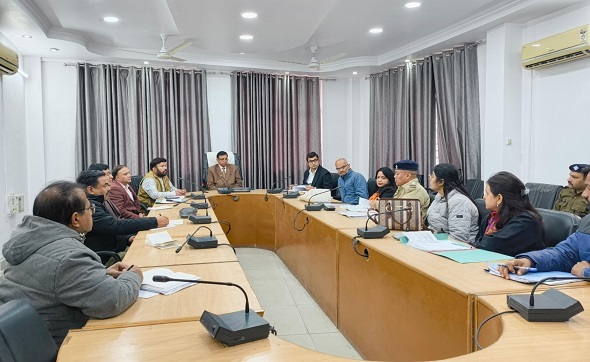 निर्वाचन आयुक्त  सुशील कुमार ने मतदान तैयारियों की समीक्षा की