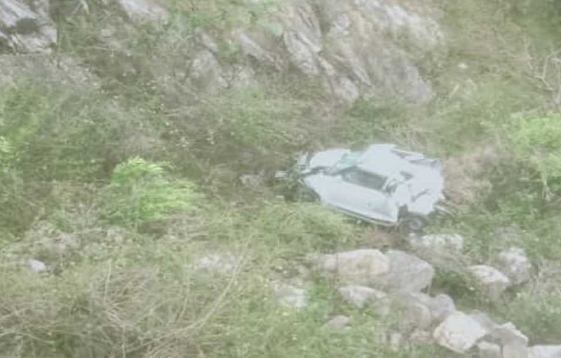 उत्तरकाशी में गहरी खाई में कार गिरने से युवक की दर्दनाक मौत: