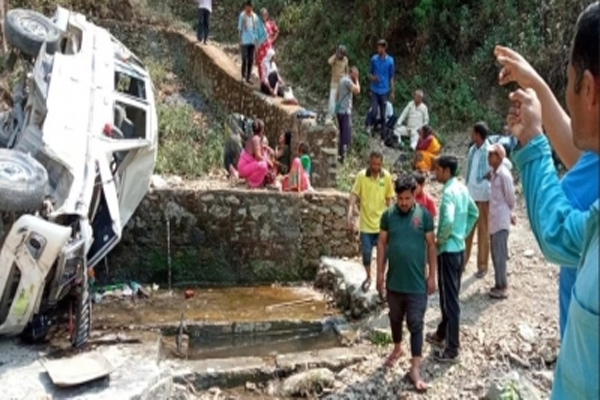 पौड़ी में बारात से लौट रहा वाहन दुर्घटनाग्रस्त, 6 की मौत, 8 घायल