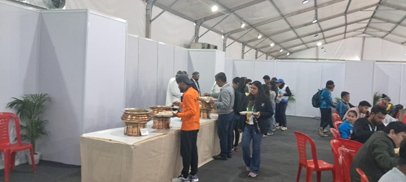 पहाड़ी स्वाद का मज़ा ले रहे नेशनल खिलाडी