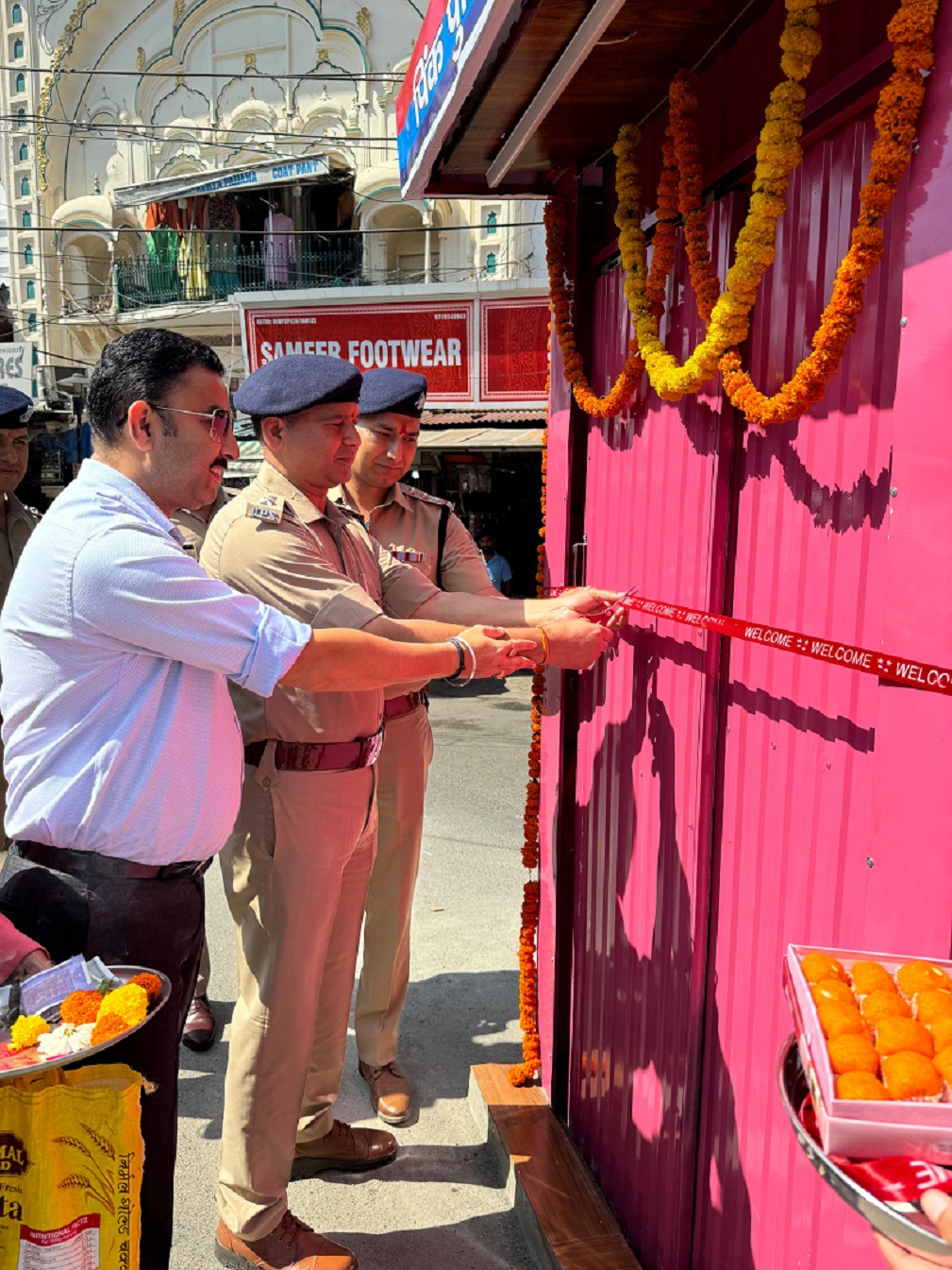 पल्टन बाजार में पिंक बूथ का हुवा विधिवत शुभारंभ