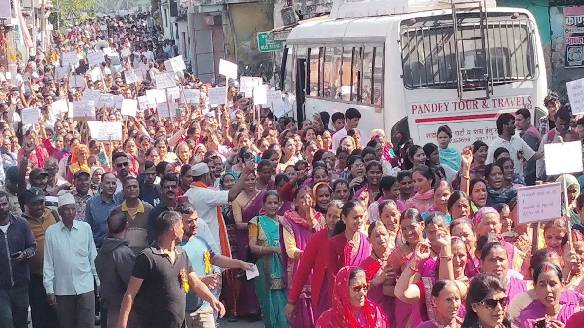 स्वास्थ्य सुविधाओं की मांग को लेकर उबाल: गांव-गांव से उमड़ा जनसैलाब, मातृशक्ति व युवाओं का प्रदर्शन