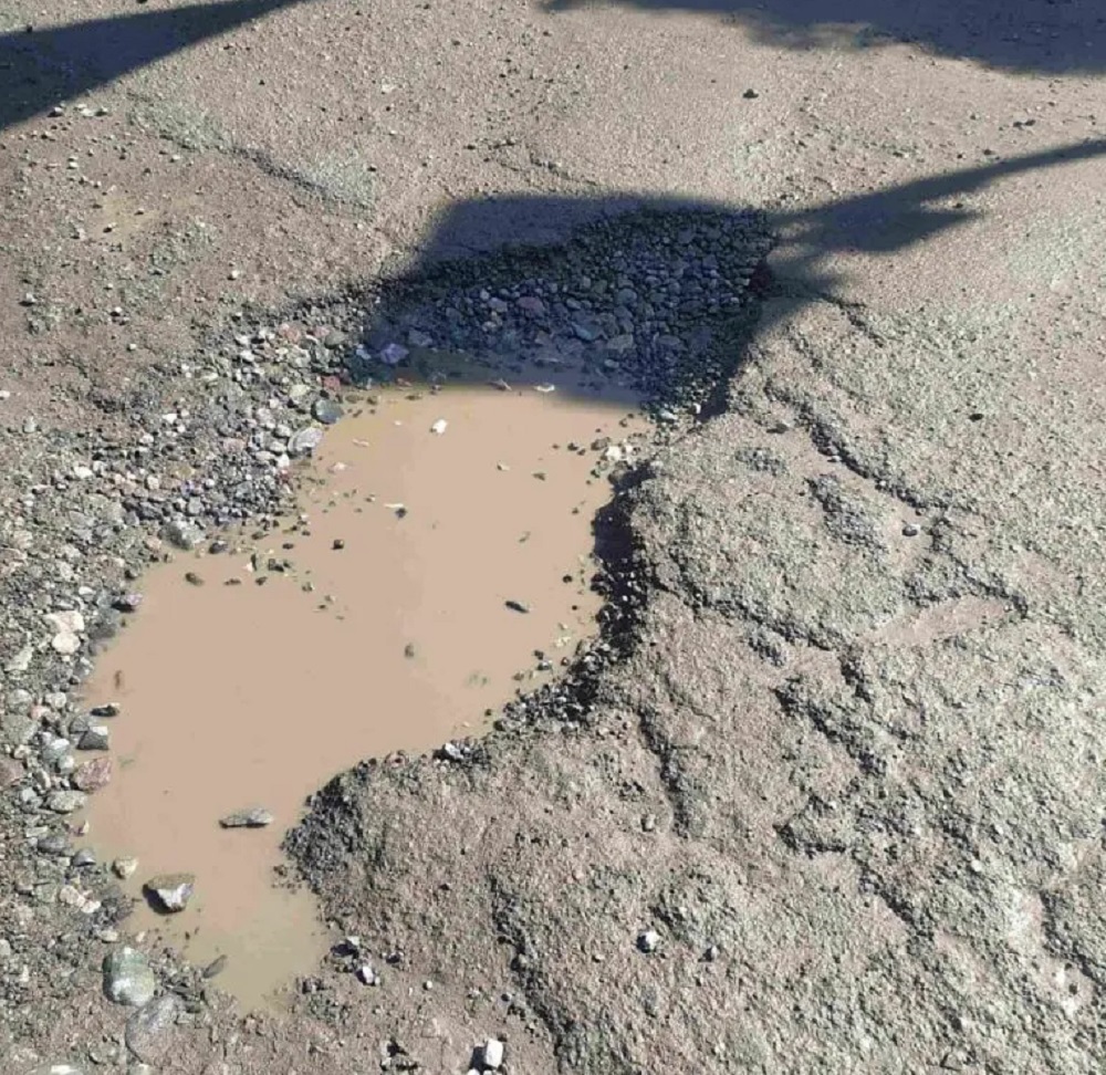 हल्द्वानी में 15 साल सड़क बेहाल, जनता लगा रही गुहार और नेताओं व विभाग का पल्ला झाड़: