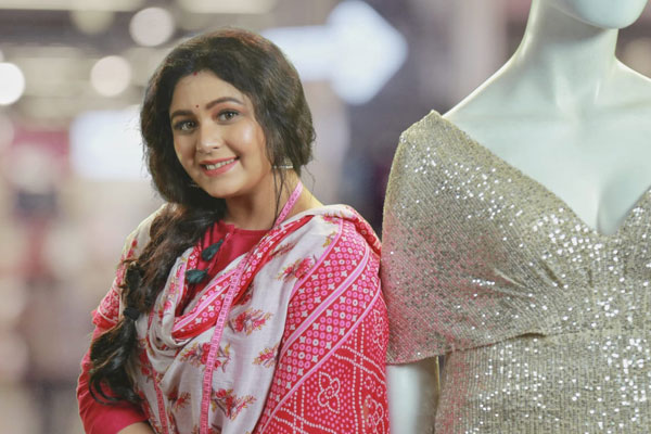 रिताभरी चक्रवर्ती ने ‘फटाफटी’ फिल्म की शूटिंग शुरू की