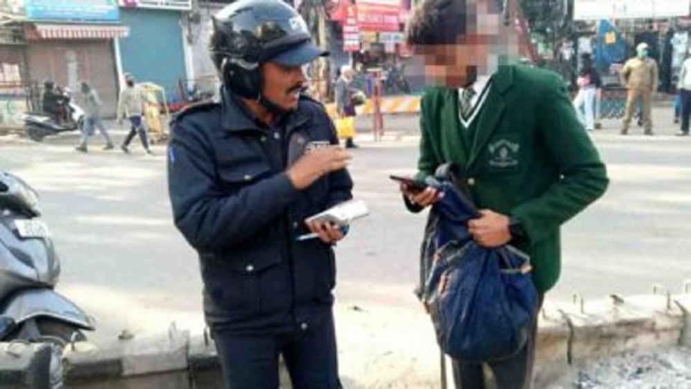 देहरादून में यातायात नियमों का उल्लंघन करने पर 27 नाबालिगों पर 25-25 हजार रुपये का लगा  जुर्माना: अक्षय कोंडे