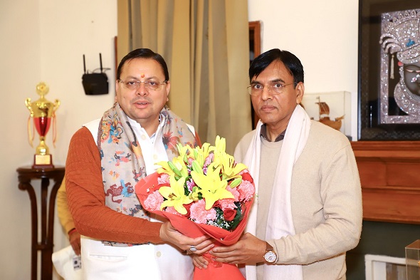 केंद्रीय खेलमंत्री मांडविया से मिले सीएम धामी