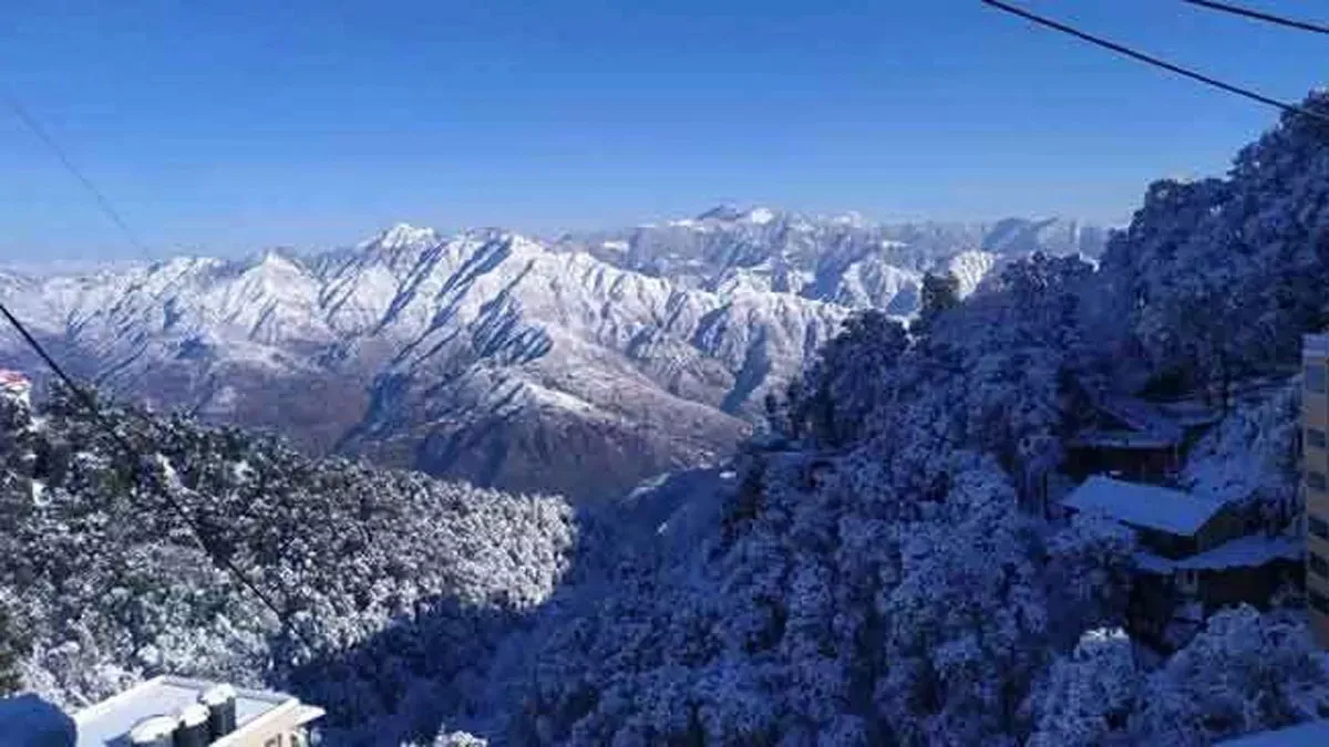 उत्तराखंड मौसम अपडेट: उच्च हिमालय में आज बर्फबारी के आसार, मैदानी क्षेत्रों में कोहरे का येलो अलर्ट