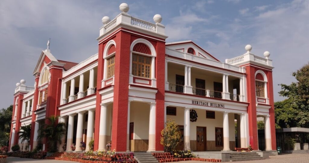 90 साल पुराने सेंट जोसेफ स्कूल की जमीन नहीं लेगी सरकार