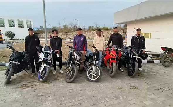 एसएसपी अजय सिंह ने उतारा स्टंटबाज़ों का भूत