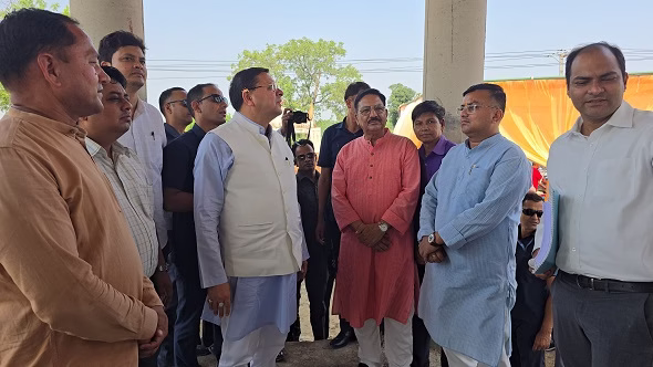 ठेकेदारों को मुख्यमंत्री की चेतावनी. !!!