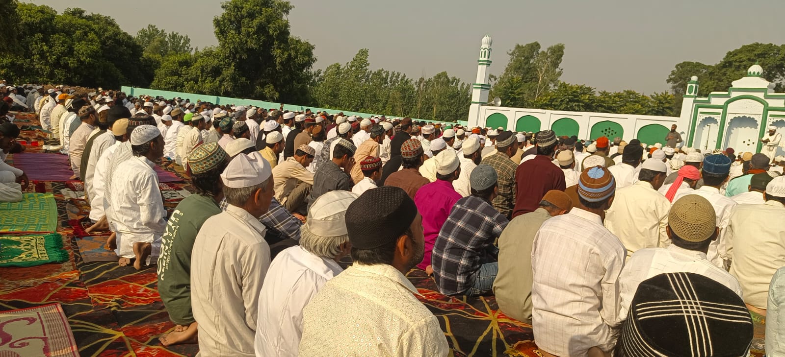 उत्तराखंड में शांतिपूर्ण तरीके से संपन्न हुई ईद की नमाज, गाय को राष्ट्रीय पशु घोषित करने की उठी मांग