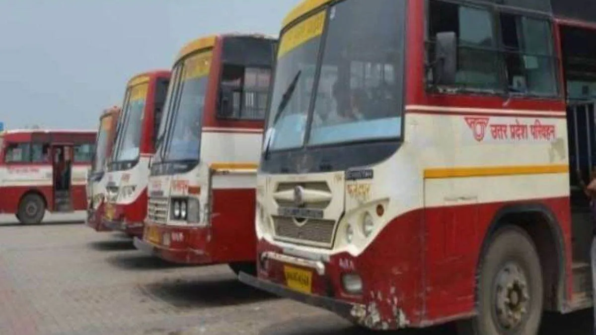 देहरादून आईएसबीटी पर नियमों की उड़ाई धज्जियां: यूपी की बसें कर रहीं परमिट शर्तों का खुला उल्लंघन, आरटीओ प्रवर्तन की कार्रवाई बेअसर