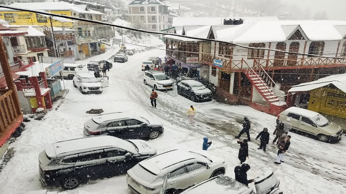 उत्तराखंड मौसम अपडेट: पहाड़ों में बारिश-बर्फबारी के आसार