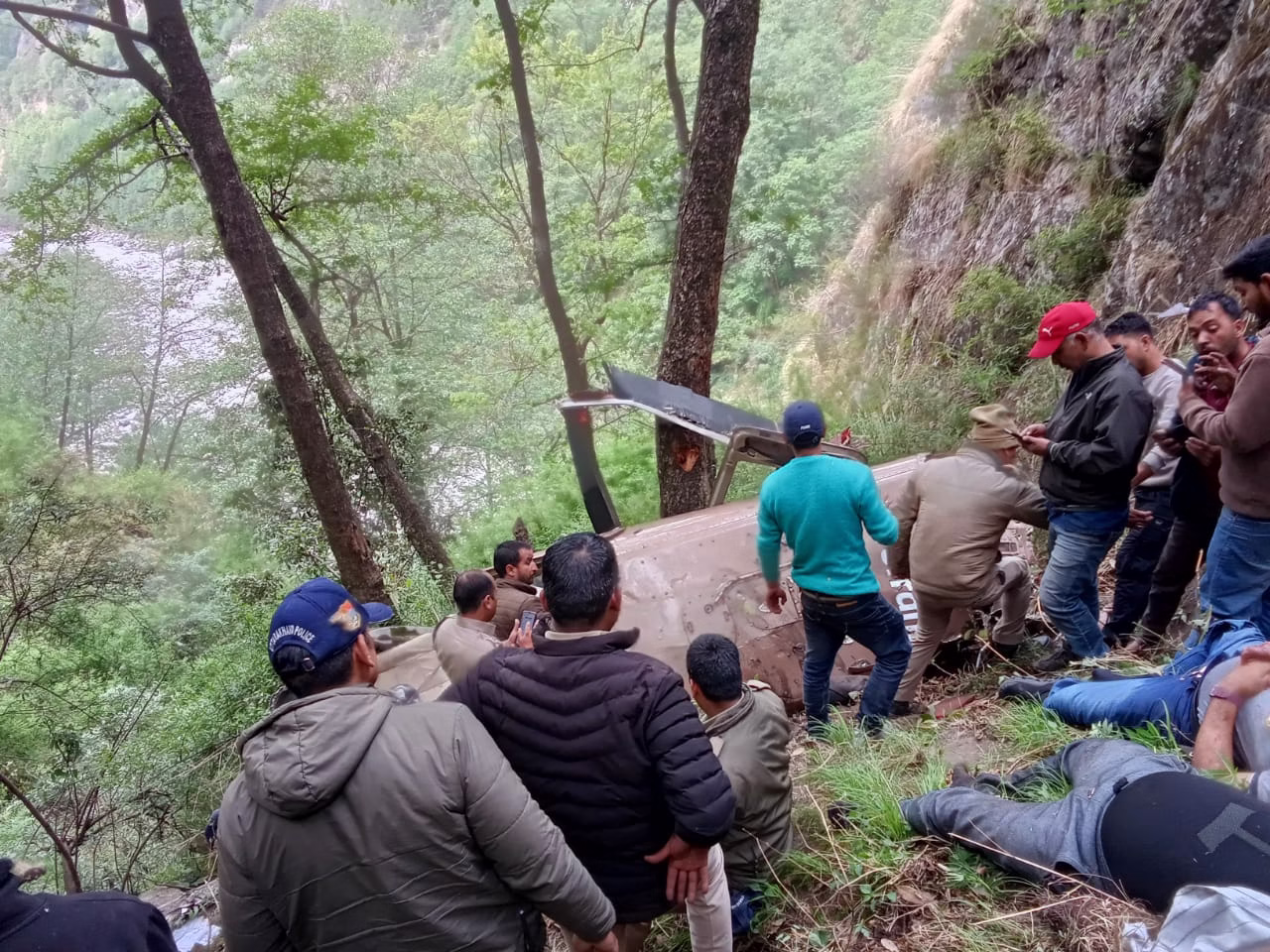 उत्तरकाशी में हेलिकॉप्टर हादसे में 6 की मौत
